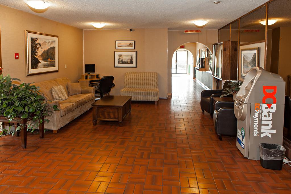 Haida Way Motor Inn Port McNeill Exterior foto