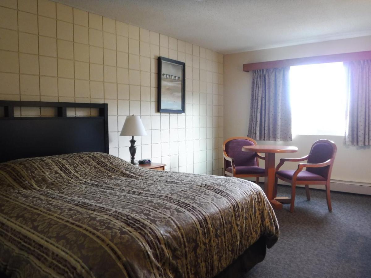 Haida Way Motor Inn Port McNeill Exterior foto